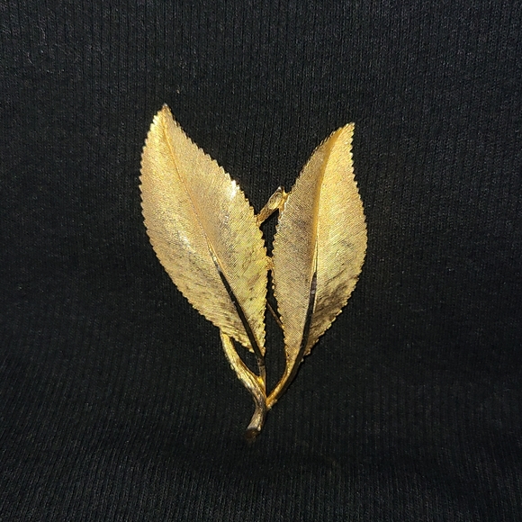 Vintage BSK Double Gold Plated/Filled Leaf Shape Brooch - Picture 5 of 8